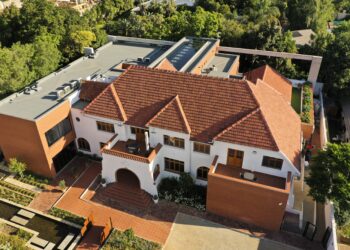 Casa de Mandela é transformada em hotel-boutique; fotos