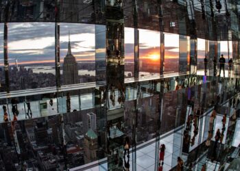 Arranha-céu abre observatório sensorial a 300 metros de altura em Nova York; veja FOTOS